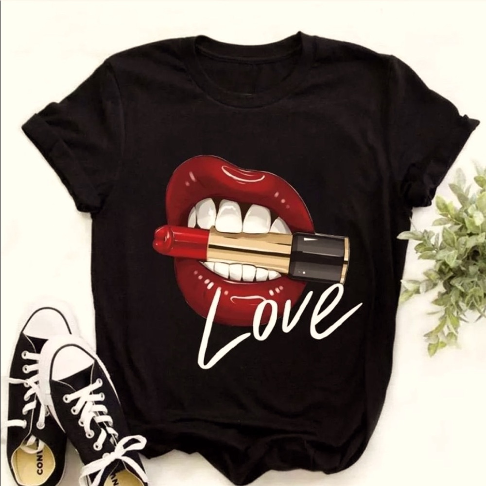 Love Lipstick and lips short sleeve t-shirt